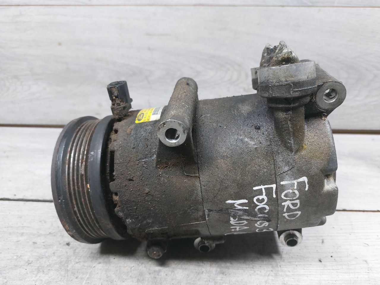 компрессор кондиционера Ford Focus 3 поколение (2011 - 2015), 2.0 л., бензин, BV6N19D629BG, BV6N19D629BF, BV6N19D629BC, BV6N19D629BB, BV6N19D629BD, BV6N19D629BE, 1854689, CV6N19D629BA - фото №1