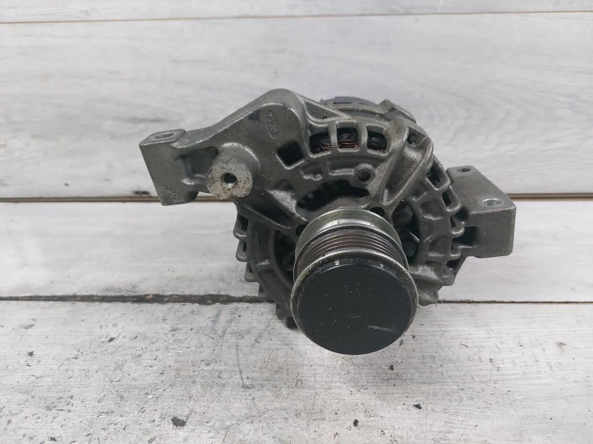 генератор Volvo XC60 1 поколение (2008 - 2013), 2.0 л., B 4204 T7, бензин, 30659675, 0125711069, 36001811, 1748794, 1799802, BG9T10300AA, BG9T10300AB, 0125711024, 0125711045, 0125711105, 0125711106 - фото №1