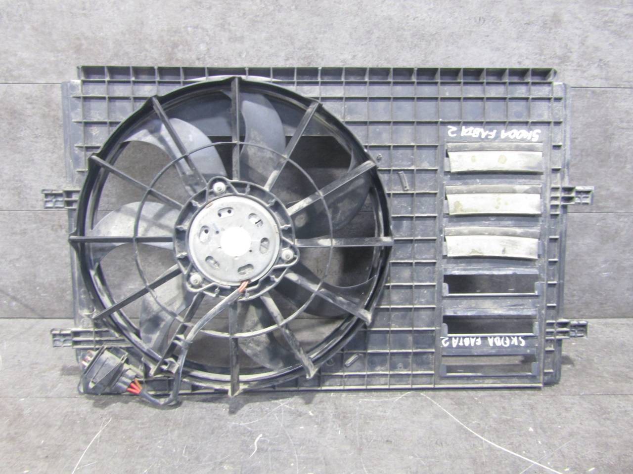 вентилятор радиатора Volkswagen Polo 4 поколение (2001 - 2005), 6R0121207C - фото №1