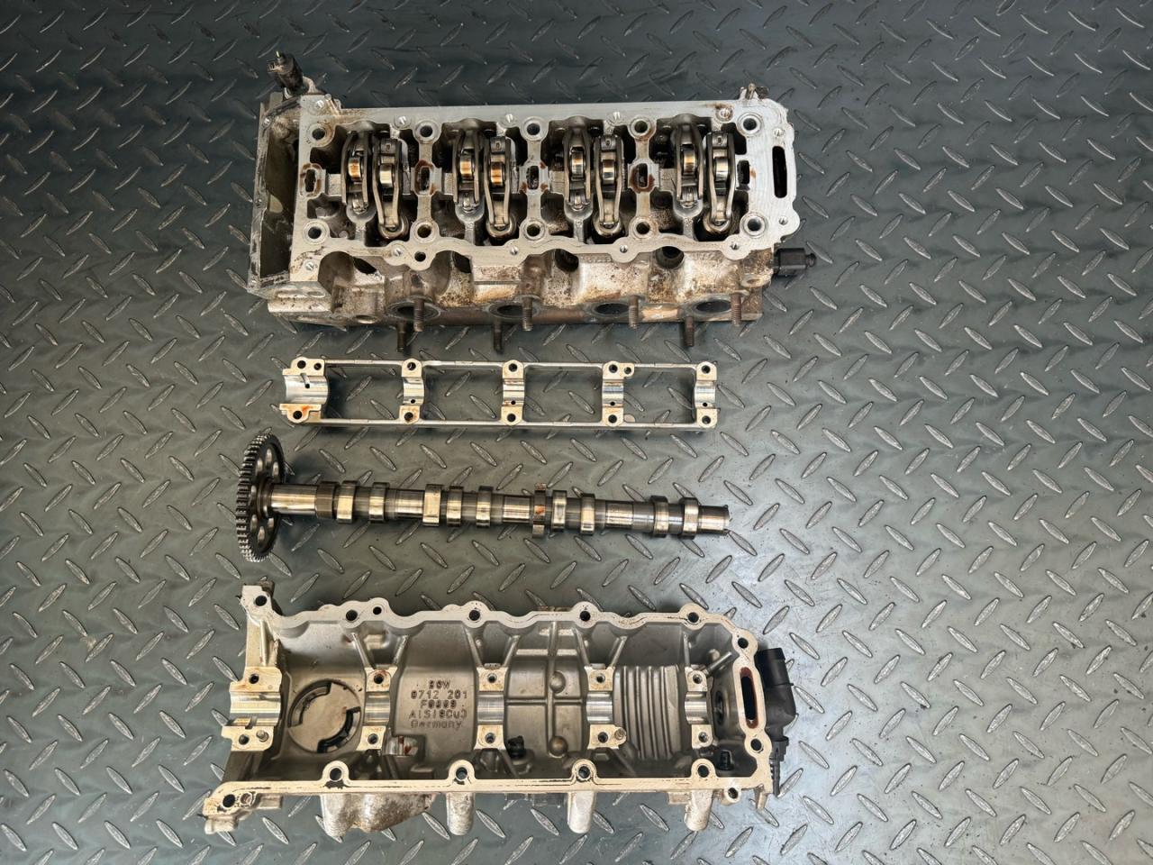 головка блока цилиндров Volkswagen Golf 6 поколение (2008 - 2012), 1.2 л., TSI, CBZA, бензин, 03F103473P, 03F103473Q, 03F103475K, 03F103351A, 03F103264, 03F103373D - фото №1