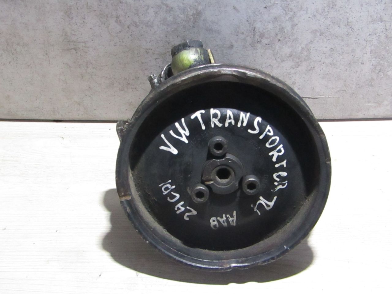 насос гидроусилителя руля Volkswagen Transporter T4 (1990 - 2003), 2.4 л., AAB, дизель, 074145157C - фото №1