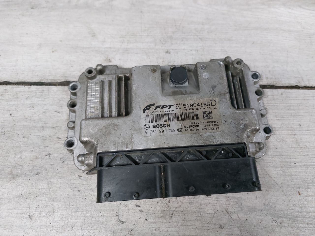 блок управления двигателем Fiat 500 2 поколение (2008 - 2015), 1.4 л., 169 A3.000, бензин, 51854165D, 0261201759, 51854165, 51807549, 51840854 - фото №1