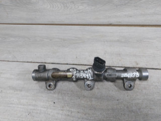 топливная рампа Renault Trafic 1 поколение (1981 - 1988), 175215697R