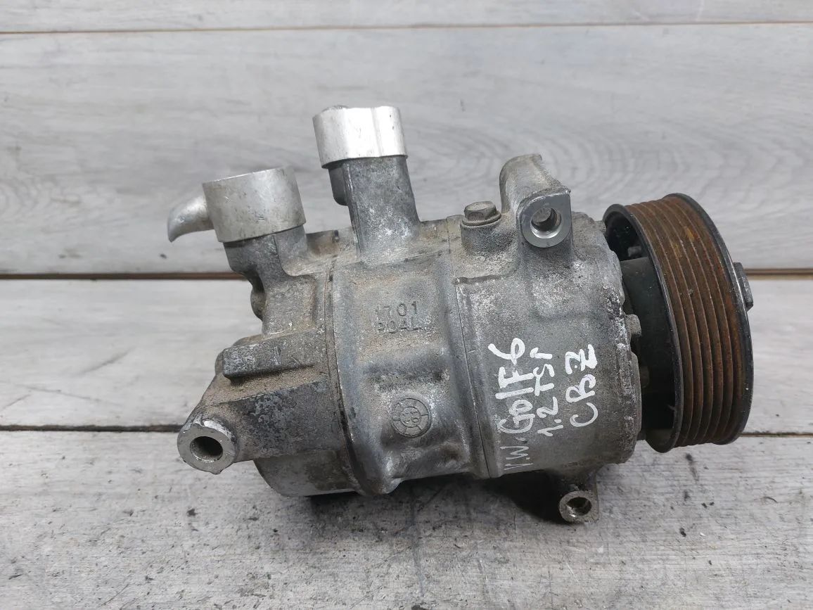 компрессор кондиционера Volkswagen Golf 6 поколение (2008 - 2012), 1.2 л., TSI, CBZB, бензин, 5N0820803C, 5K0820803J, 5K0820803A, 5K0820803G, 5K0820803H, 5N0820803, 5N0820803G - фото №1