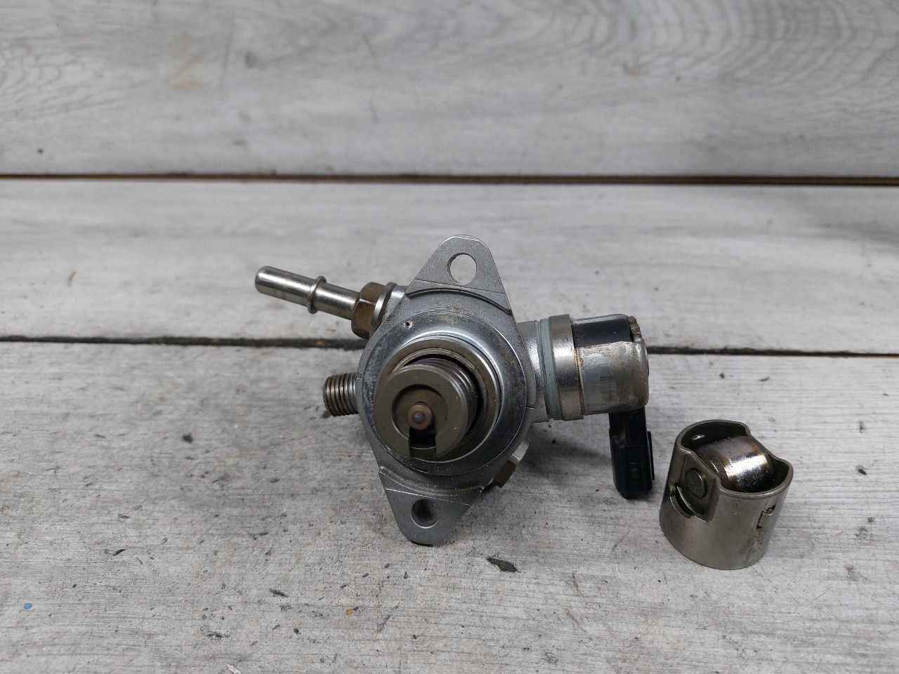 ТНВД Ford Focus 3 поколение (2011 - 2015), 2.0 л., MGDA, бензин, CM5E9D376CB, 5193953, CM5E9D376BE, CM5E9D376CA, CM5E9D376DA - фото №1