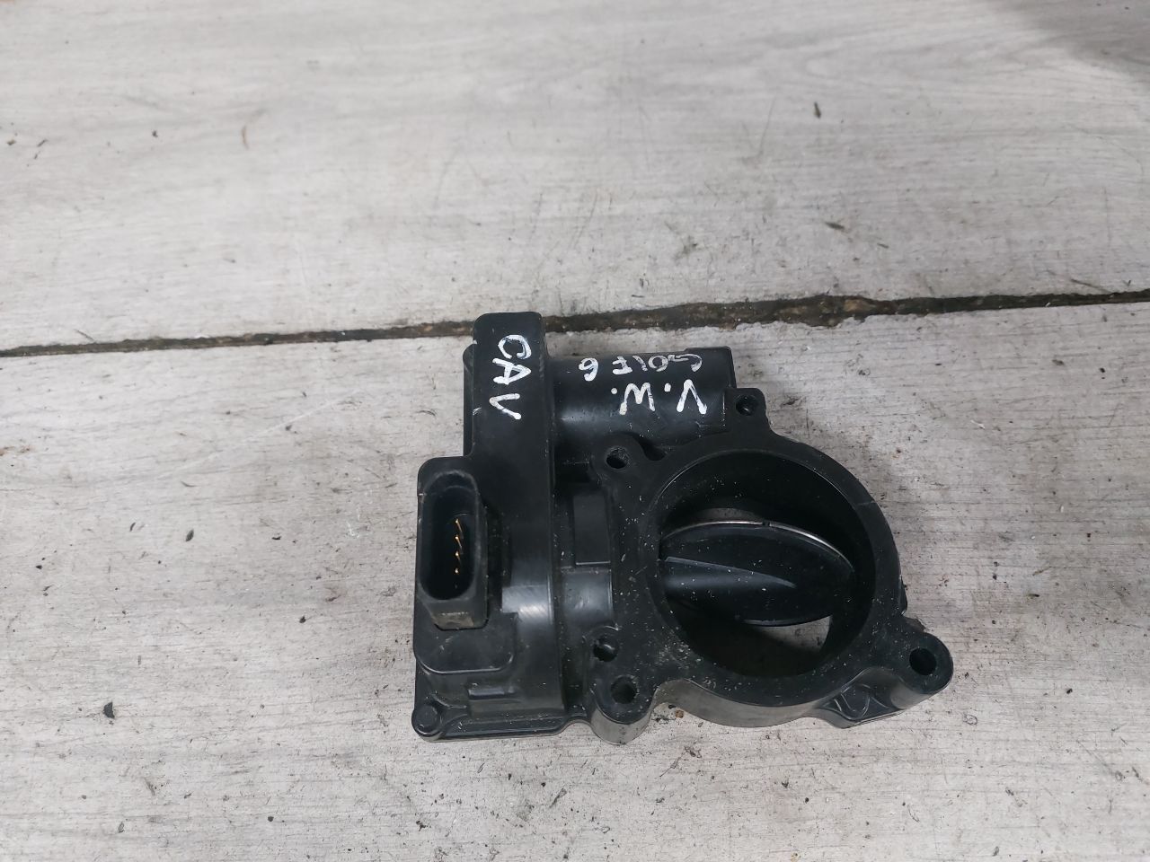 заслонка дроссельная Volkswagen Golf 5 поколение (2003 - 2009), 1.4 л., BLG, бензин, 03C128063A, A2C53104475, 03C128063B - фото №1