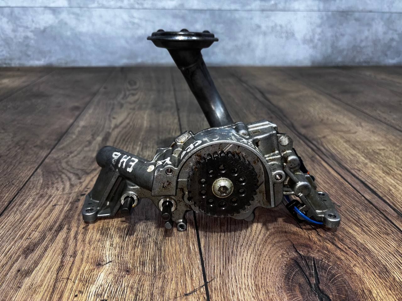 насос масляный Jeep Cherokee 5 поколение (2013 - 2018), 3.2 л., EHB, бензин, 68252670AB - фото №1