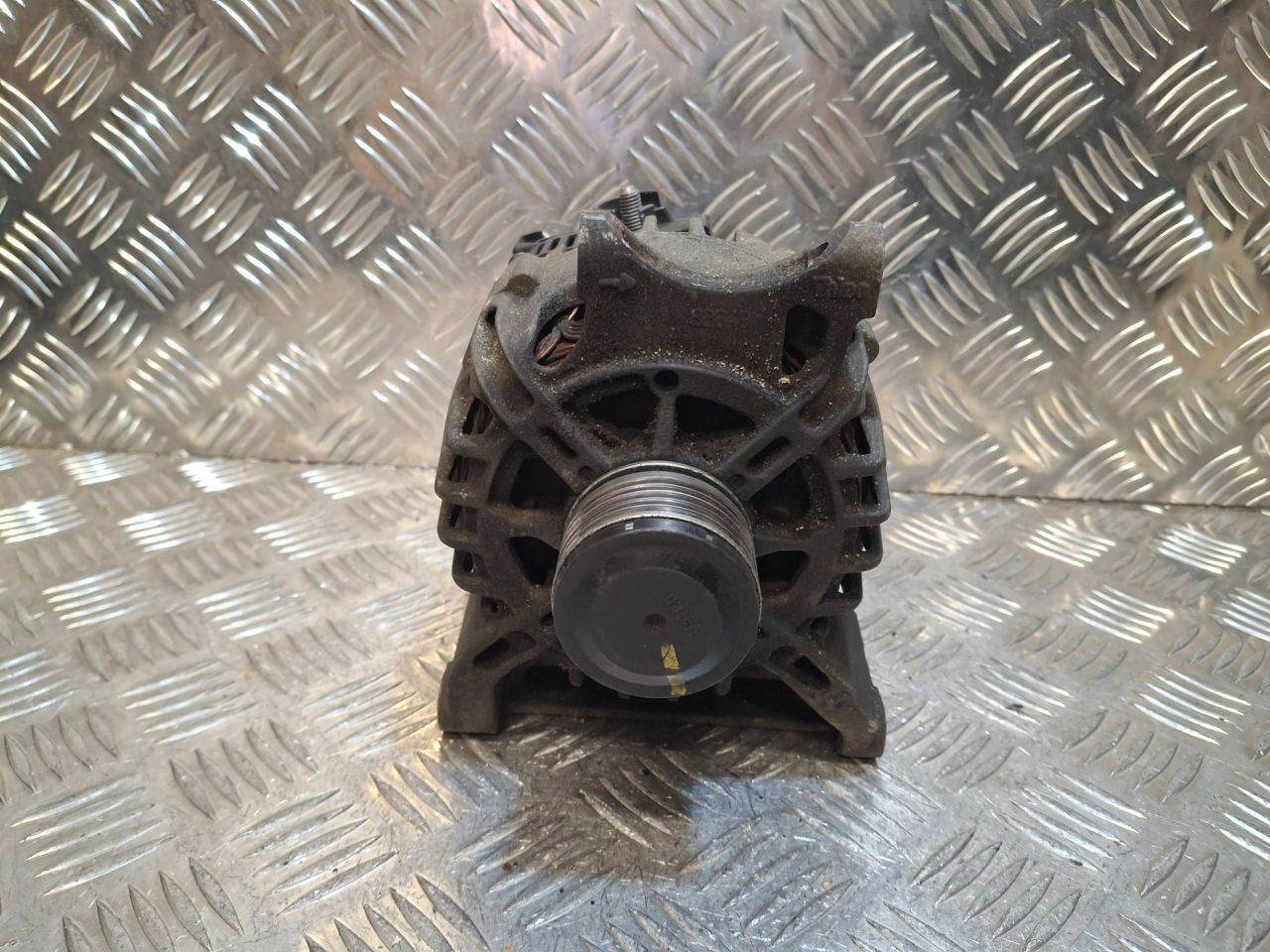 генератор Mercedes-Benz A-Класс W169 W169.033 (2004 - 2008), 2.0 л., M 266.960, бензин, 2661540902, 2661541302, TG11C074, TG11C035 - фото №1