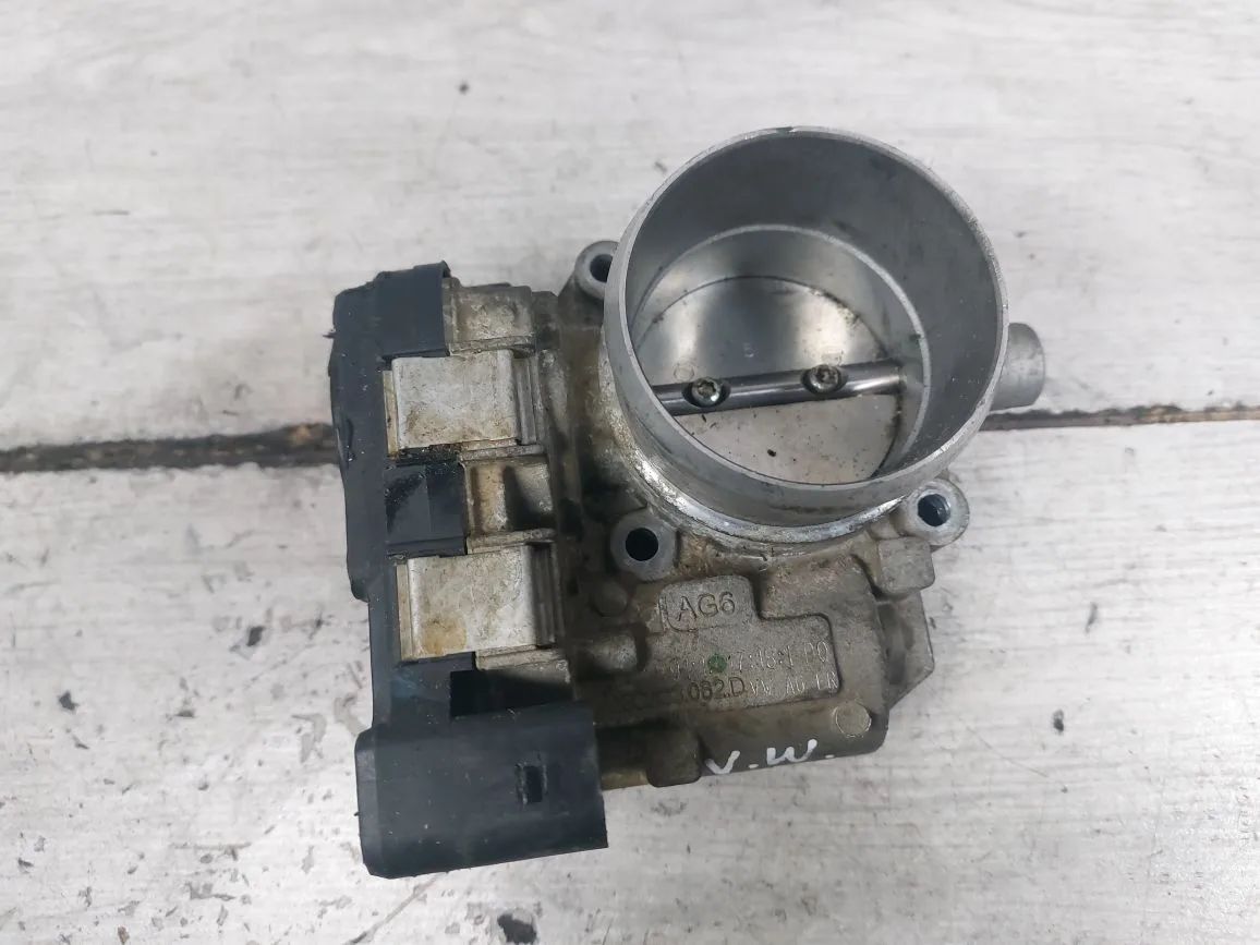 заслонка дроссельная Volkswagen Golf 6 поколение (2008 - 2012), 1.4 л., CAVD, бензин, 03C133062D, 03C133062AA - фото №1