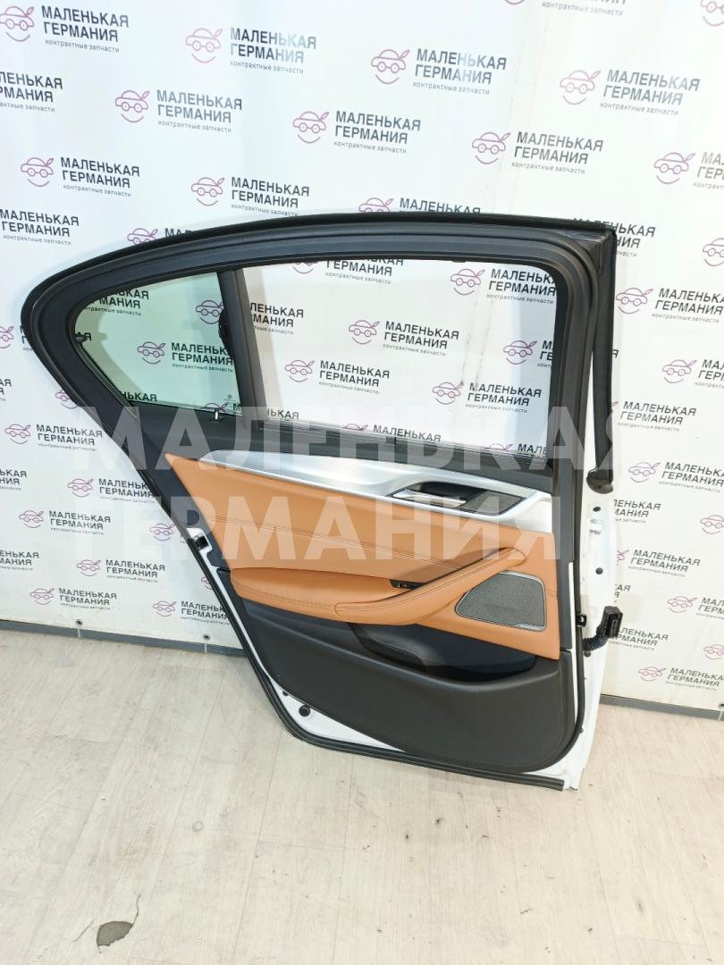 обшивка двери задняя левая BMW 5 серия G30/G31 G30 2018, 2.0 л., B48 B20 A, бензин, АКПП, a96 mineral-weiss metallic, седан, задний привод, правый руль, 51427477161, 7477161 - фото №1