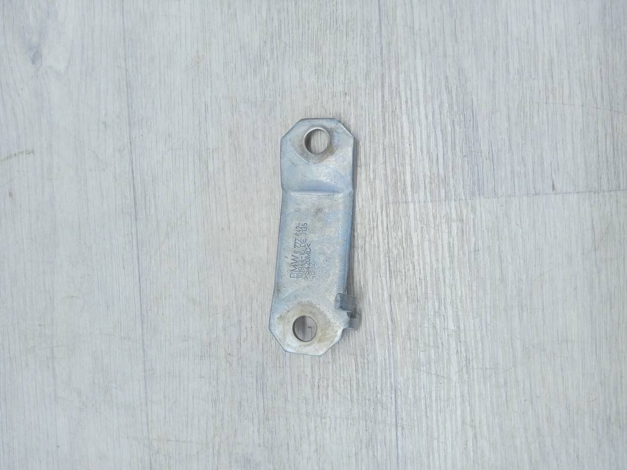 кронштейн (крепление) BMW 6 серия F06/F12/F13 2013, 4.4 л., N63 B44 B, бензин, black sapphire metallic (475), 31356777642, 6777642 - фото №1