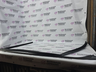 Уплотнитель стекла BMW 5 серия G30/G31 G30 2019, 4.4 л., N63 B44 C, бензин, АКПП, carbonschwarz metallic (416), седан, полный привод, 51337336963, 7336963