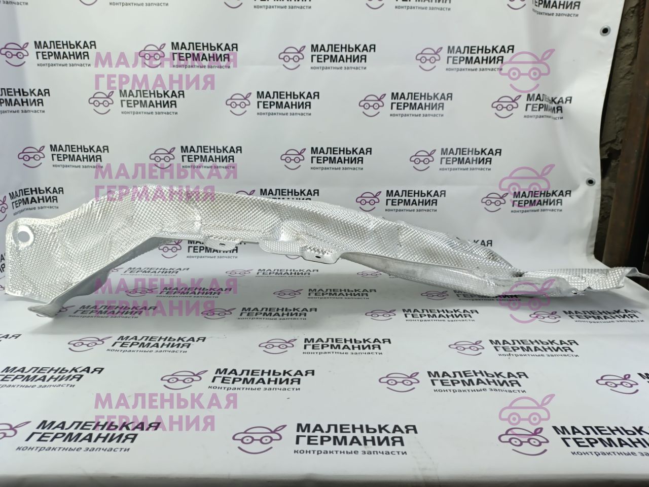 тепловой экран глушителя BMW 5 серия G30/G31 G30 2019, 4.4 л., N63 B44 C, бензин, АКПП, carbonschwarz metallic (416), седан, полный привод, 51487340211, 7340211 - фото №1