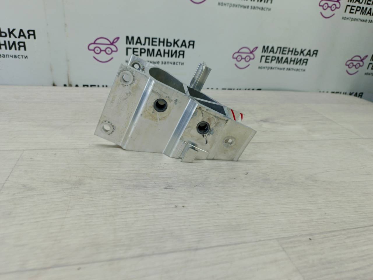 кронштейн радиатора BMW X3 G01 (2017 - 2026), 51117473458, 7473458 - фото №1