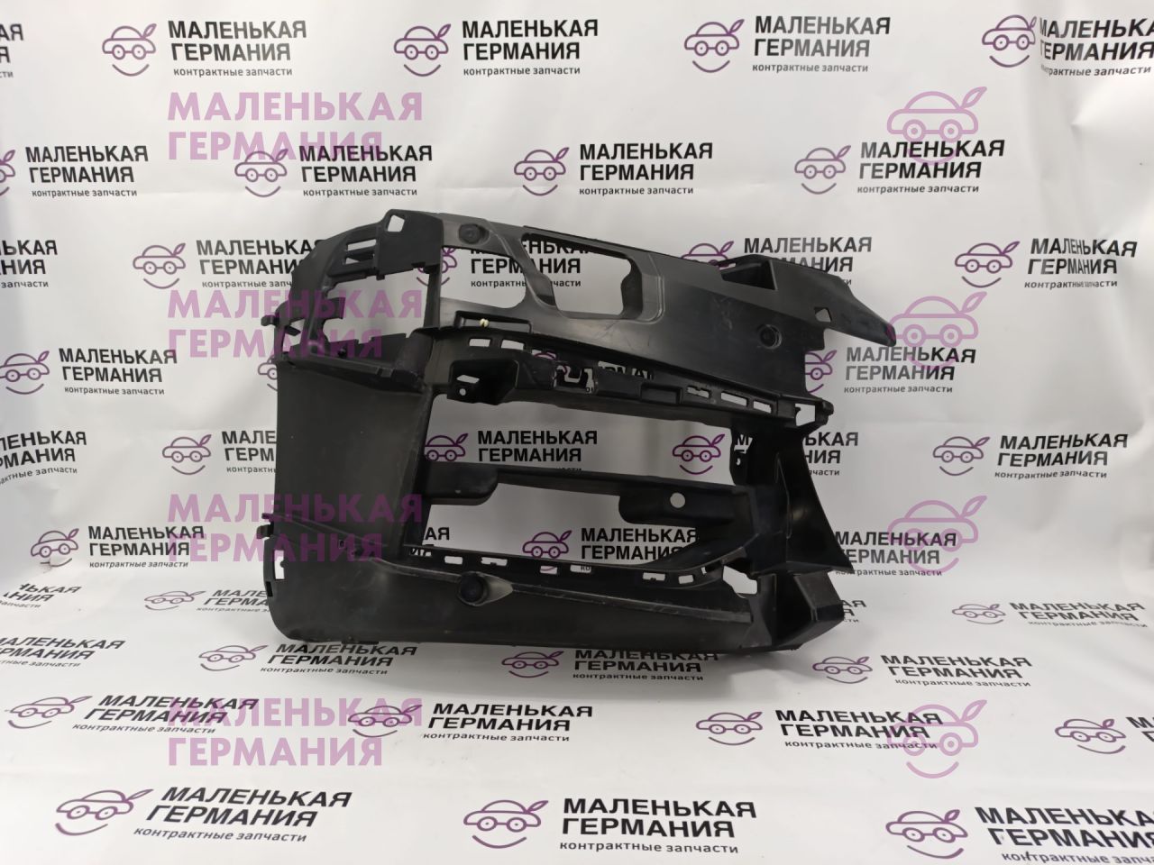 Крепление бампера переднего BMW 5 серия G30/G31 G31 2017, 2.0 л., B48 B20 B, бензин, АКПП, alpinweiss 3 (300), универсал, правый руль, 51118064968, 8064968 - фото №1