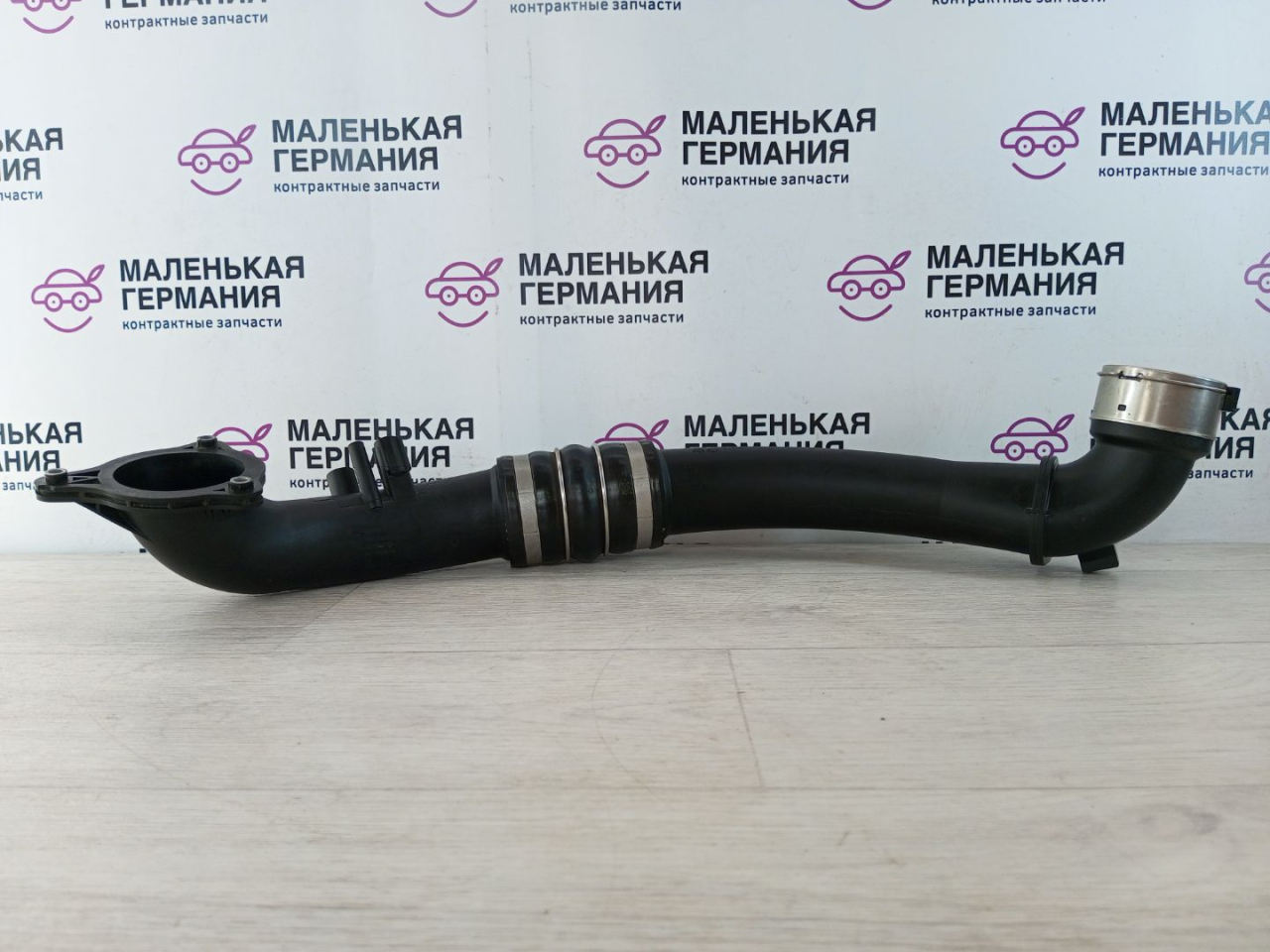 патрубок турбины BMW 5 серия G30/G31 (2016 - 2020), 3.0 л., B58 B30 A, бензин, полный привод, 13718601684, 8601684 - фото №1