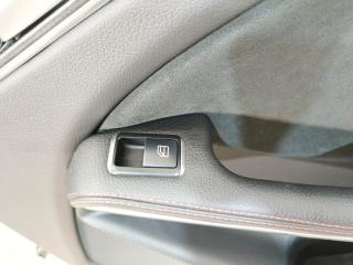 кнопка стеклоподъемника двери задней правой Mercedes-Benz GLA-Класс X156 2014, 2.0 л., M 270.920, бензин, робот, белый, хетчбэк 5 дв., полный привод, правый руль, A2049058102