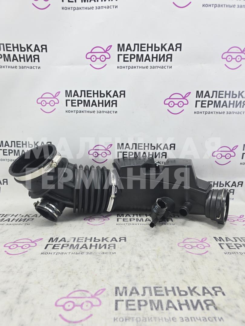 патрубок воздушного фильтра BMW 5 серия G30/G31 G30 2017, 2.0 л., B48 B20 A, бензин, АКПП, b65 jatoba brown metallic, седан, задний привод, правый руль, 13718663614, 8663614, 13718612085, 8612085, 11157623746 - фото №1