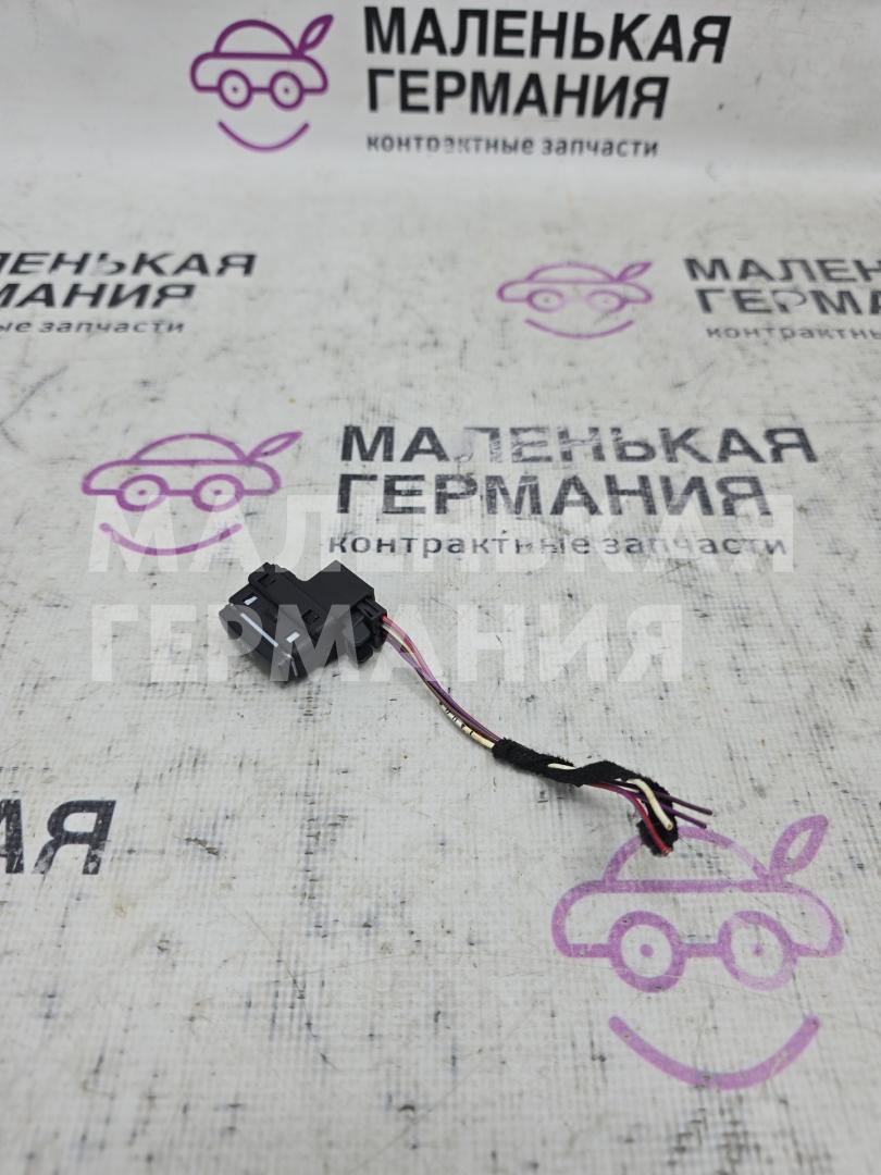 кнопка (выключатель) Volkswagen Passat B8 2015, 1.8 л., CJSA, бензин, робот, 2t/c9x чёрный перламутр, седан, правый руль, 5G0962109 - фото №1