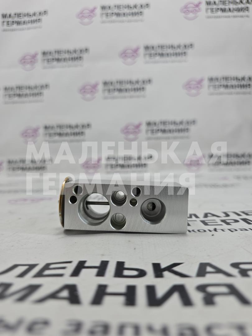 расширительный клапан кондиционера BMW X1 F48 2017, 2.0 л., B48 A20 B, бензин, АКПП, синий mediterranblau c10, полный привод, правый руль, 64116845415, 6845415 - фото №1