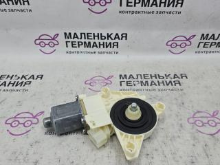 моторчик стеклоподъемника задний правый Mercedes-Benz C-Класс W204 [рестайлинг] W204.048 2012, 1.8 л., M 271.860, бензин, АКПП, 149 белый, седан, задний привод, правый руль, A2048200642, 0130822504