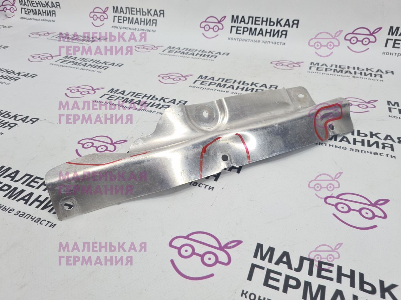 тепловой экран глушителя BMW 5 серия G30/G31 G31 2017, 2.0 л., B48 B20 B, бензин, АКПП, alpinweiss 3 (300), универсал, правый руль, 51487340213, 7340213 - фото №1