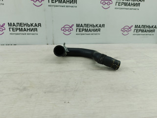 патрубок радиатора Mercedes-Benz C-Класс W205/S205/C205 2014, 2.0 л., M 274.920, бензин, АКПП, белый, седан, задний привод, правый руль, 0613562A