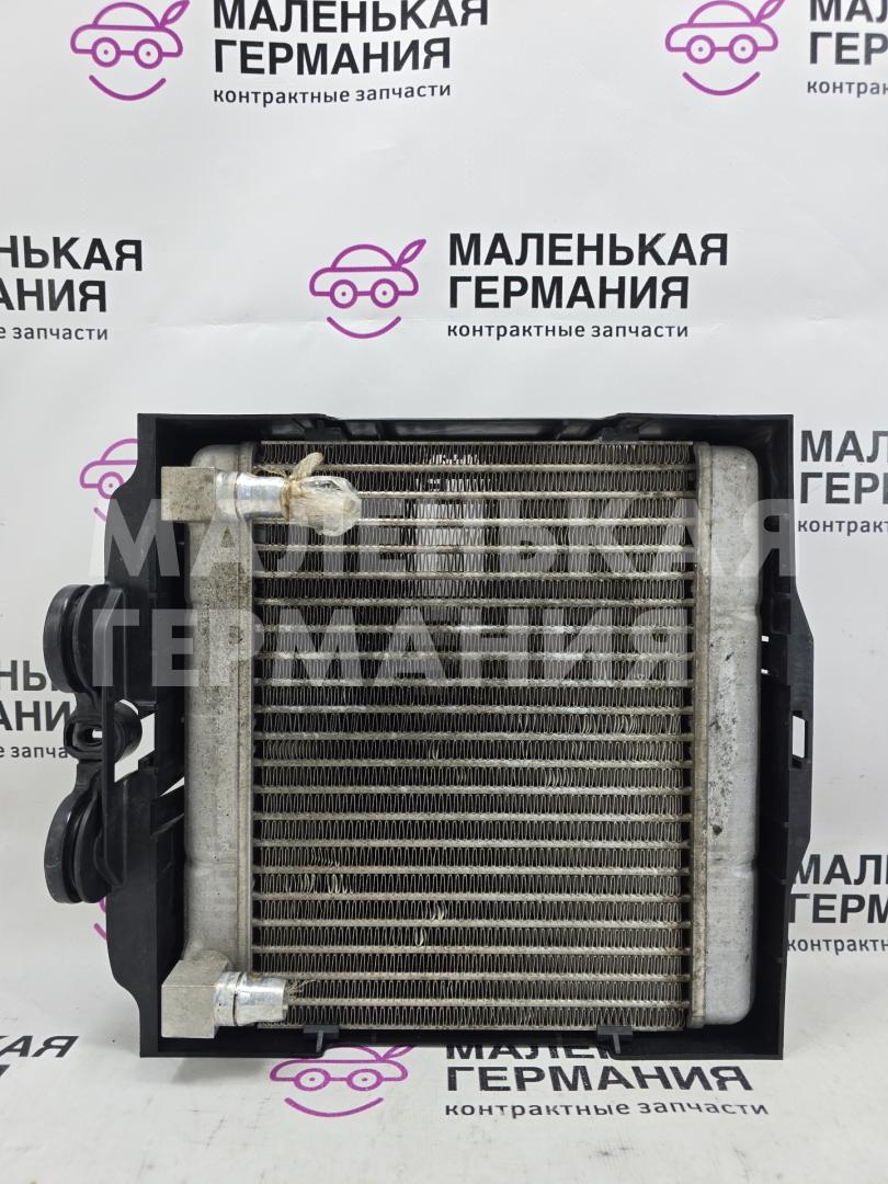 радиатор масляный BMW 6 серия F06/F12/F13 2012, 4.4 л., N63 B44 B, бензин, АКПП, alpinweiss 3 (300), хетчбэк 5 дв., задний привод, правый руль, 17217572542, 7572542 - фото №1