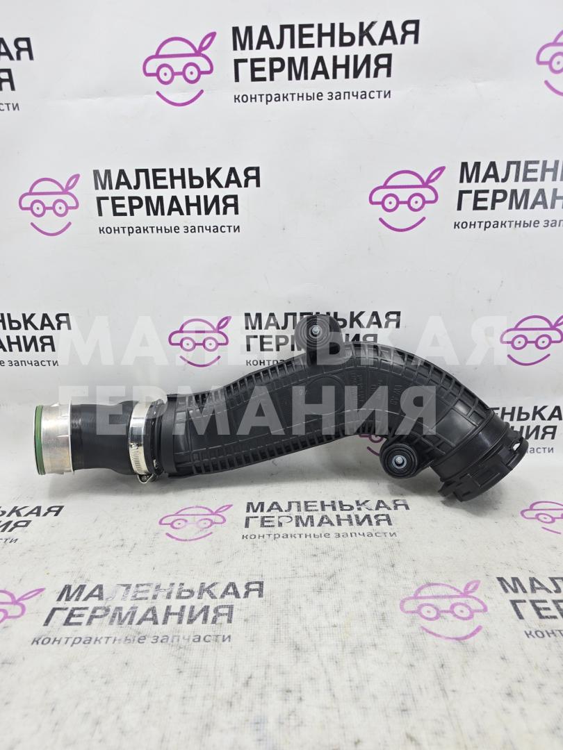 патрубок интеркулера Volkswagen Golf GTI 6 поколение 2011, 2.0 л., CCZB, бензин, робот, b4/b9a белый, хетчбэк 5 дв., передний привод, правый руль, 1K0145828F, 1K0145840R - фото №1