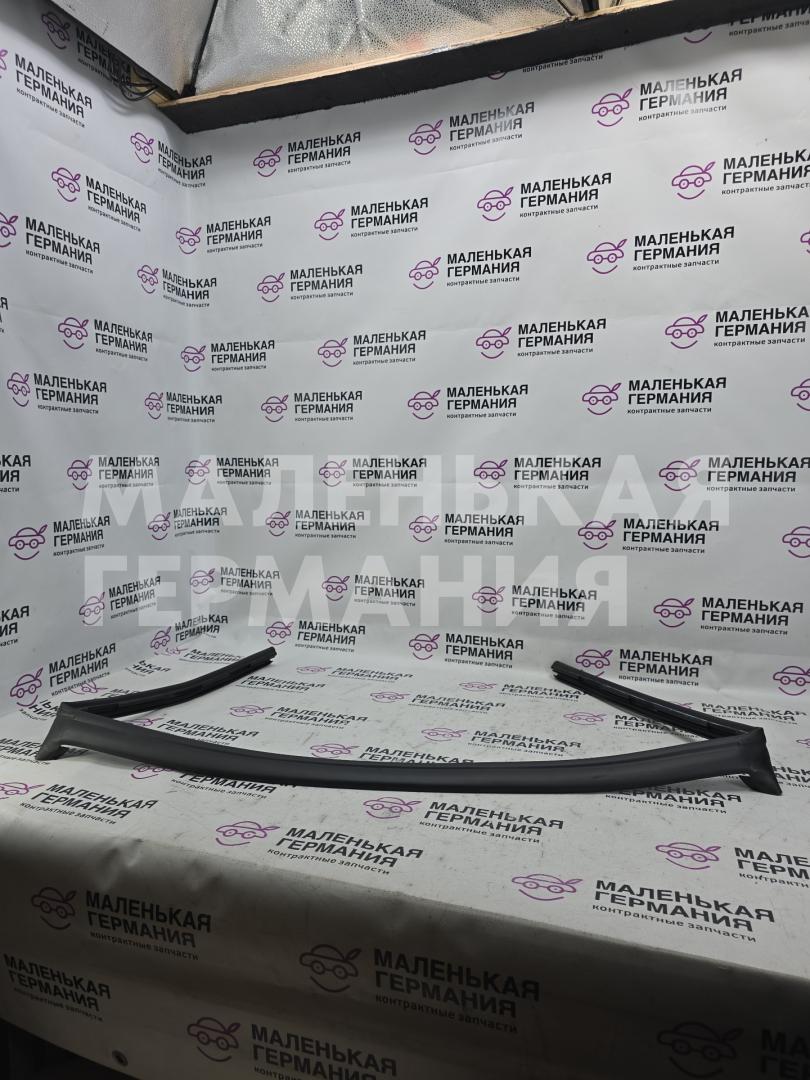 уплотнитель подкапотного пространства BMW X1 F48 2017, 2.0 л., B48 A20 B, бензин, АКПП, alpinweiss 3 (300), полный привод, правый руль, 51767329384, 7329384 - фото №1