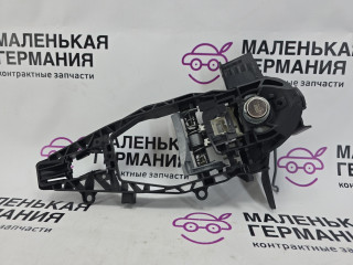 скелет ручки двери передней левой BMW 5 серия G30/G31 G30 2019, 4.4 л., N63 B44 C, бензин, АКПП, carbonschwarz metallic (416), седан, полный привод, 51217339476