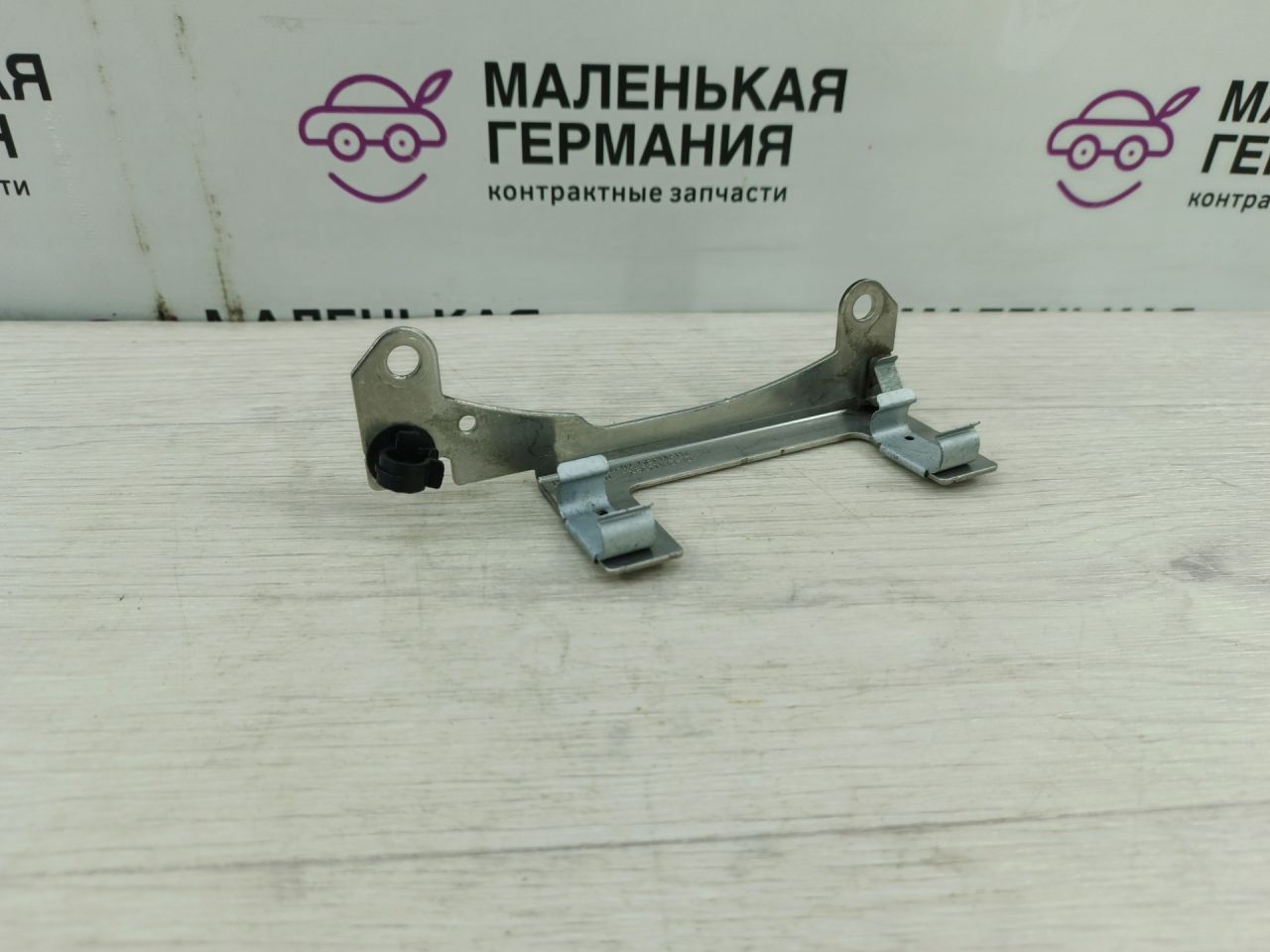 кронштейн (крепление) BMW 5 серия G30/G31 (2016 - 2020), 3.0 л., B58 B30 A, бензин, полный привод, 11787589136, 7589136 - фото №1