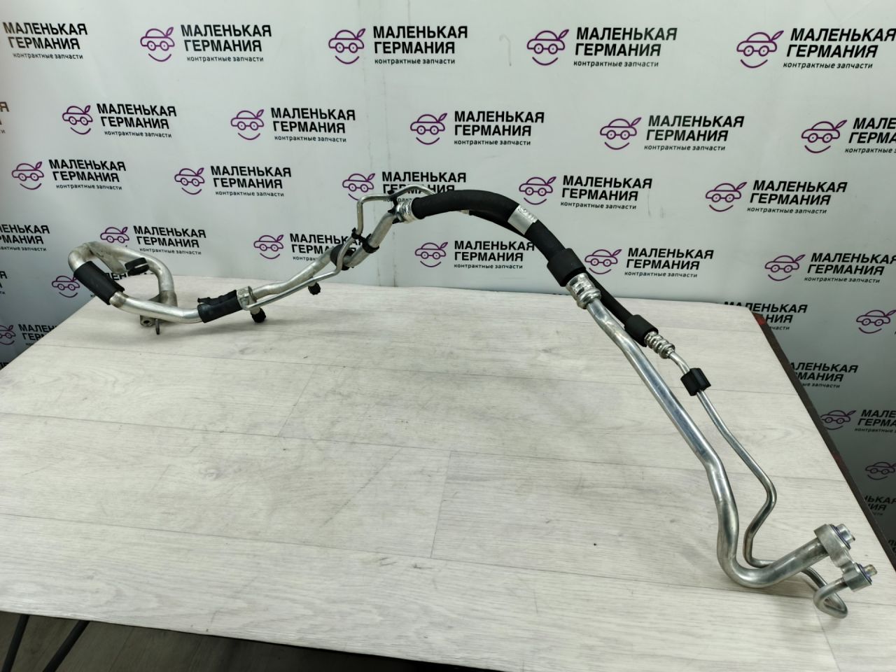 трубка кондиционера Mercedes-Benz C-Класс W205/S205/C205 2014, 2.0 л., M 274.920, бензин, АКПП, белый, седан, задний привод, правый руль, A2058304502 - фото №1