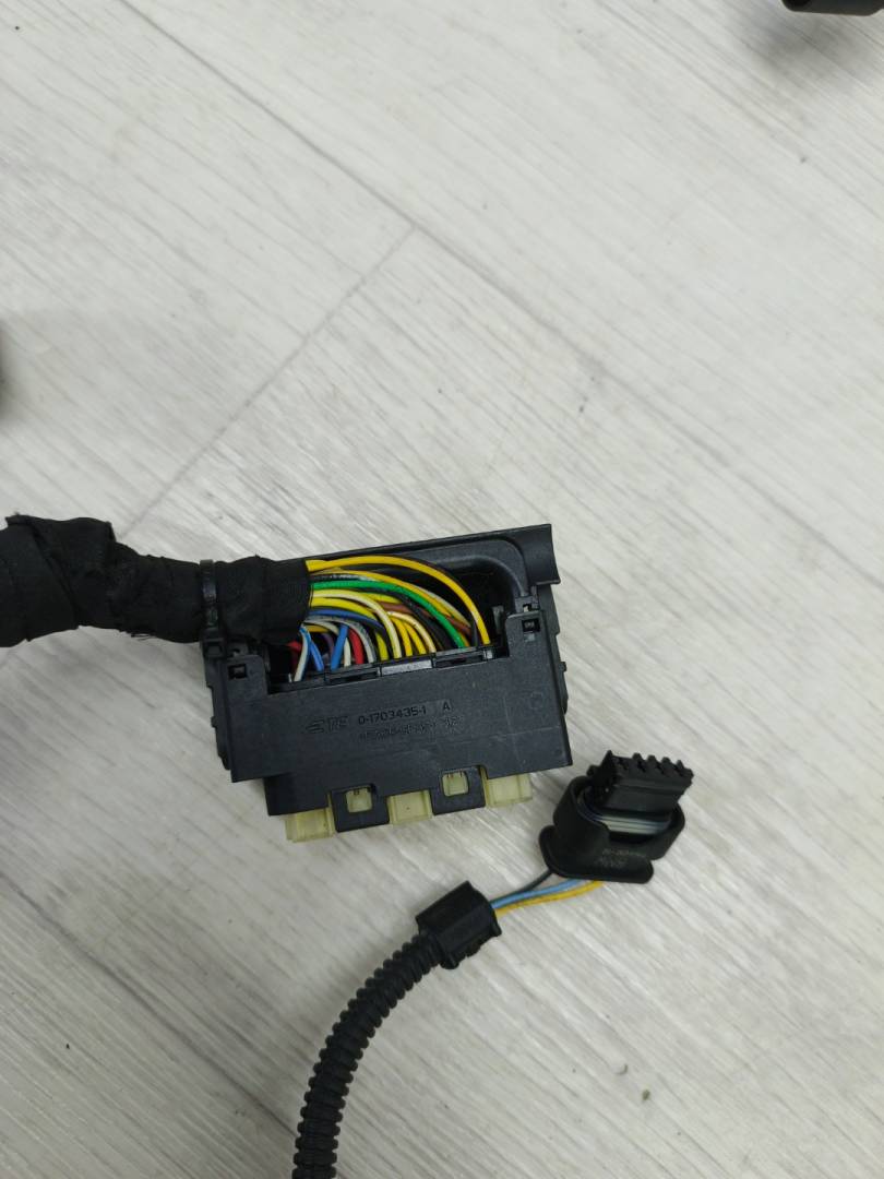 проводка двигателя BMW 6 серия F06/F12/F13 2013, 4.4 л., N63 B44 B, бензин, black sapphire metallic (475), 7599895 - фото №1