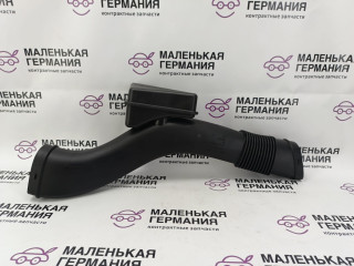 патрубок воздушного фильтра BMW 5 серия G30/G31 G30 2019, 4.4 л., N63 B44 C, бензин, АКПП, carbonschwarz metallic (416), седан, полный привод, 13718613150, 8613150