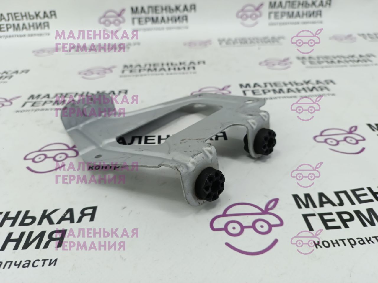 кронштейн (крепление) BMW 5 серия G30/G31 G31 2017, 2.0 л., B48 B20 B, бензин, АКПП, alpinweiss 3 (300), универсал, правый руль, 64539309008, 9309008 - фото №1