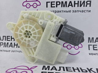 моторчик стеклоподъемника передний правый BMW 5 серия G30/G31 G30 2019, 4.4 л., N63 B44 C, бензин, АКПП, carbonschwarz metallic (416), седан, полный привод, 51337455081, 7455081