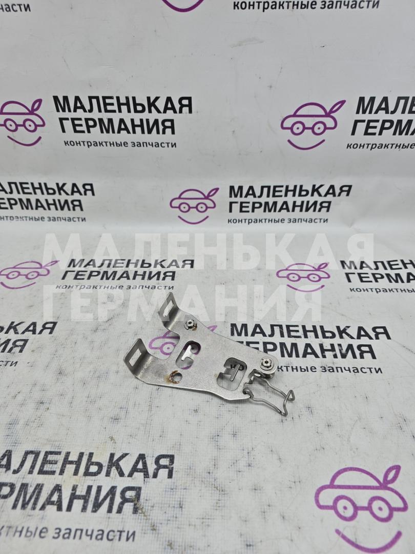 кронштейн (крепление) BMW 5 серия G30/G31 G30 2019, 4.4 л., N63 B44 C, бензин, АКПП, carbonschwarz metallic (416), седан, полный привод, 2961884H - фото №1