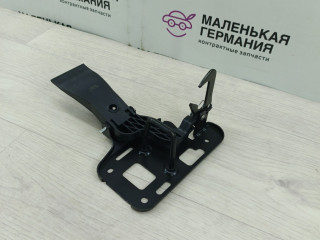 захватный крюк капота Audi A4 B8/8K (2007 - 2011), 8T0823480