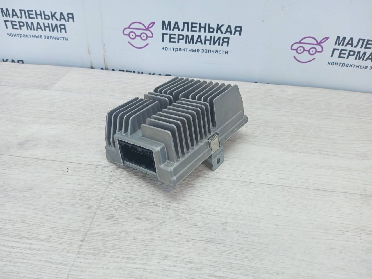 усилитель музыкальный BMW 5 серия G30/G31 G30 (2016 - 2020), 2.0 л., B47 D20 A, дизель, серый, седан, 65126834903, 6834903 - фото №1