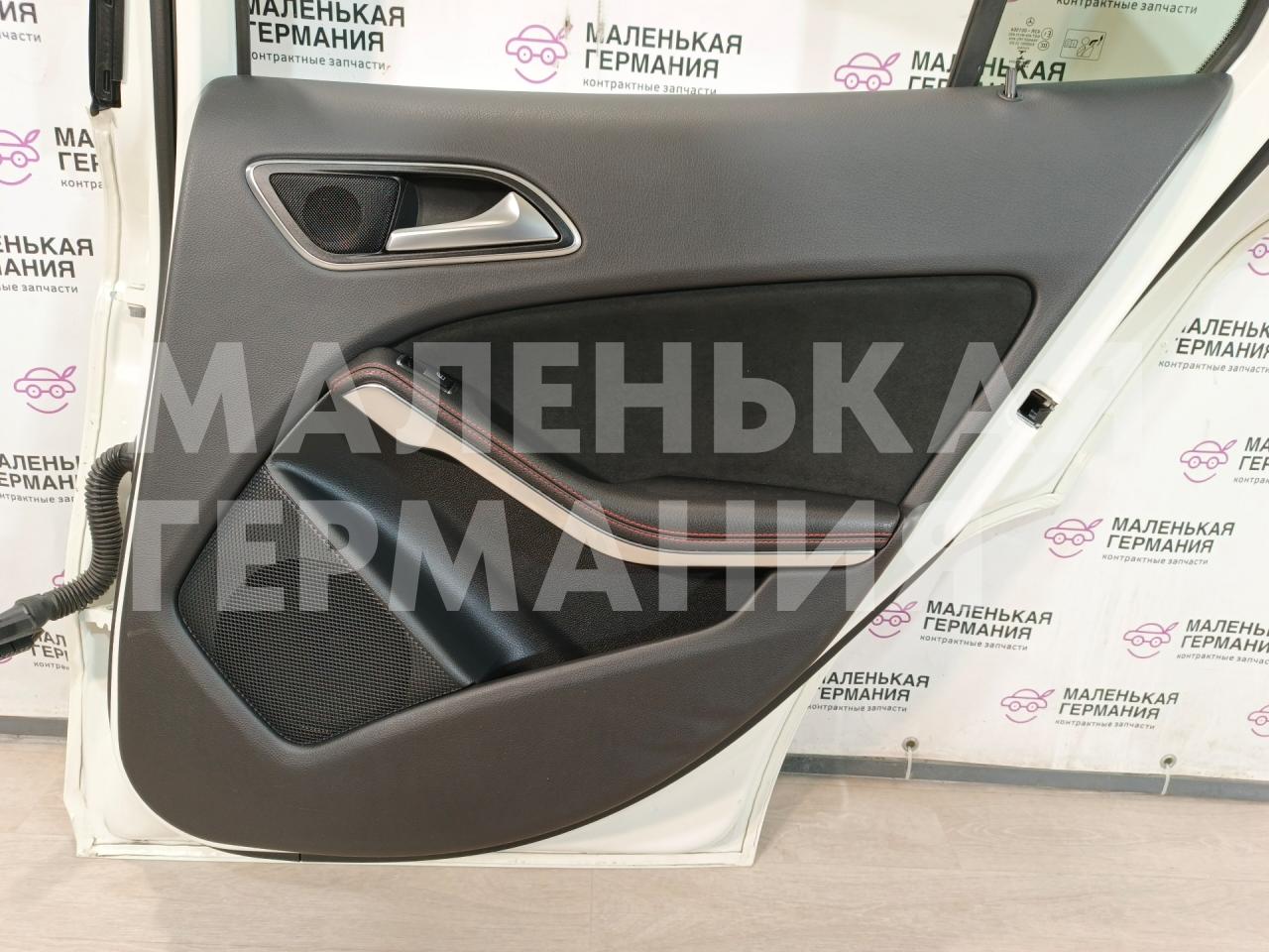 обшивка двери задняя правая Mercedes-Benz GLA-Класс X156 2014, 2.0 л., M 270.920, бензин, робот, белый, хетчбэк 5 дв., полный привод, правый руль, A1567300600 - фото №1