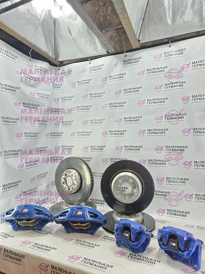 комплект тормозов BMW 5 серия G30/G31 G31 2017, 2.0 л., B48 B20 B, бензин, АКПП, alpinweiss 3 (300), универсал, правый руль, 34116891303, 34116891304, 34216881295, 34216881296, 6891303, 6891304, 6881296 - фото №1