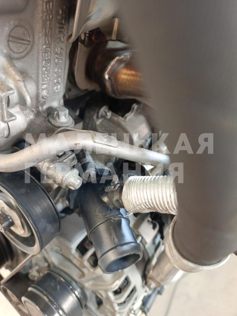 помпа Mercedes-Benz GLA-Класс X156 2014, 2.0 л., M 270.920, бензин, робот, белый, хетчбэк 5 дв., полный привод, правый руль, A2702000601 - фото №1