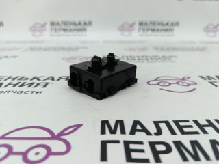 кожух электрических разъемов BMW 5 серия G30/G31 G30 2019, 4.4 л., N63 B44 C, бензин, АКПП, carbonschwarz metallic (416), седан, полный привод, 61139252800, 9252800