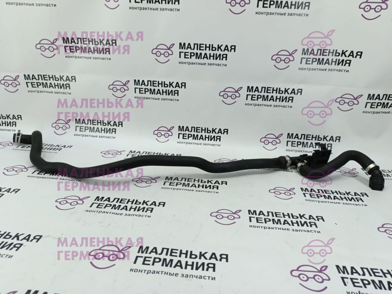 патрубок радиатора BMW 5 серия G30/G31 G30 2019, 4.4 л., N63 B44 C, бензин, АКПП, carbonschwarz metallic (416), седан, полный привод, 64219299660, 9299660 - фото №1