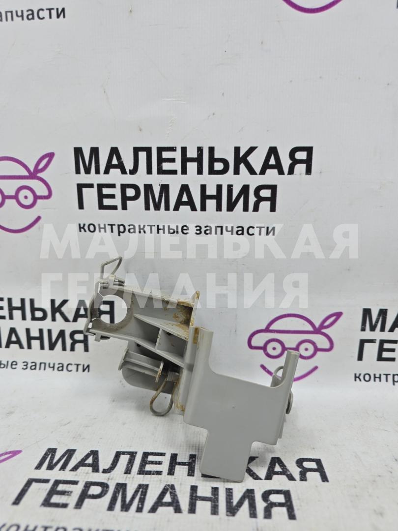 кронштейн (крепление) Mercedes-Benz A-Класс W176 (2012 - 2015), серый, правый руль, A1764210194 - фото №1