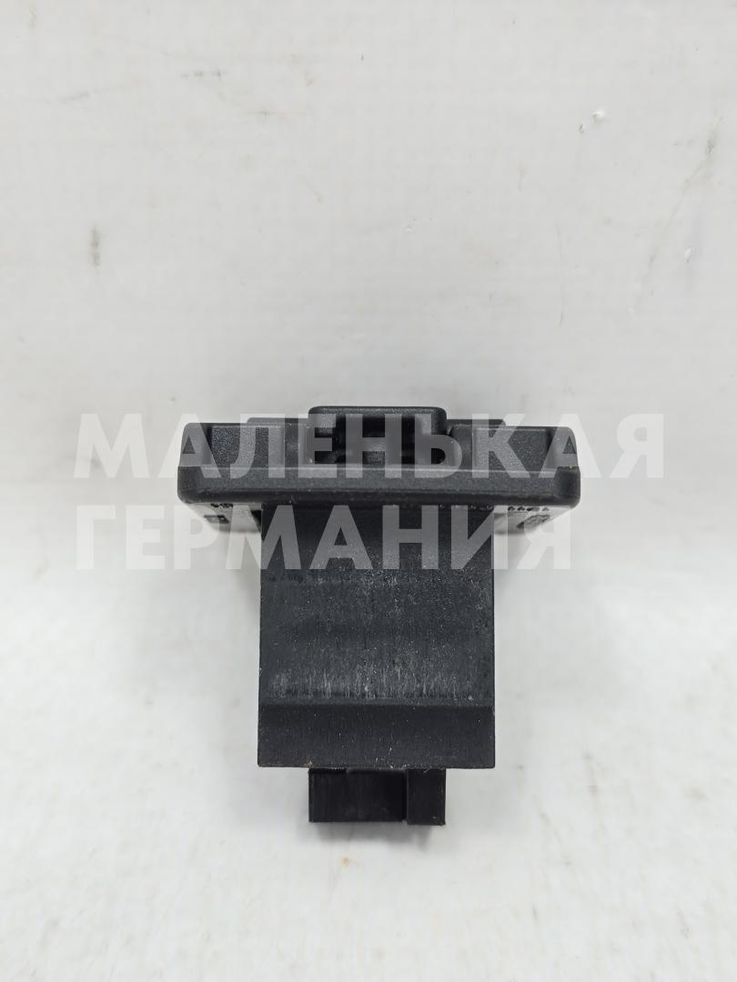 крепление кассеты радиаторов BMW X1 F48 2016, 2.0 л., B47 C20 A, дизель, АКПП, alpinweiss 3 (300), передний привод, правый руль, 17118638445, 8638445 - фото №1