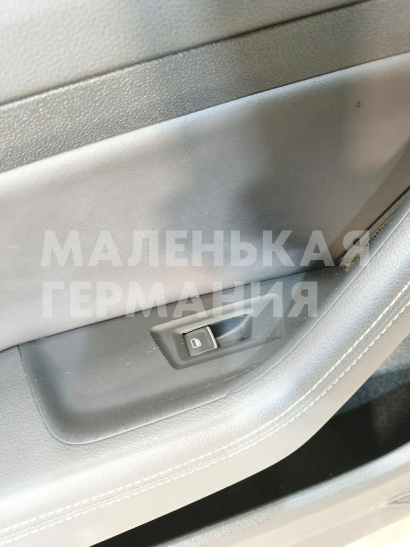 кнопка стеклоподъемника двери передней левой Volkswagen Passat B8 2015, 1.8 л., CJSA, бензин, робот, 2t/c9x чёрный перламутр, седан, правый руль - фото №1