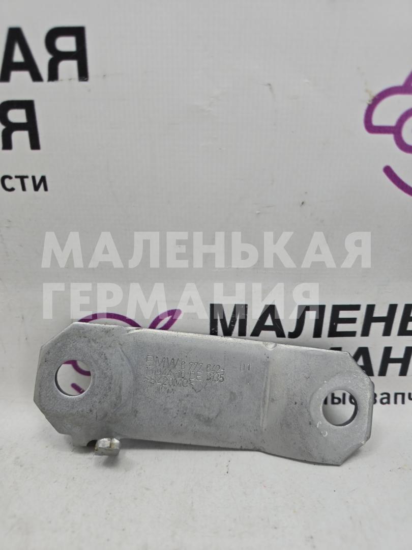 кронштейн (крепление) BMW 6 серия F06/F12/F13 2012, 4.4 л., N63 B44 B, бензин, АКПП, alpinweiss 3 (300), хетчбэк 5 дв., задний привод, правый руль, 31356777642, 6777642 - фото №1