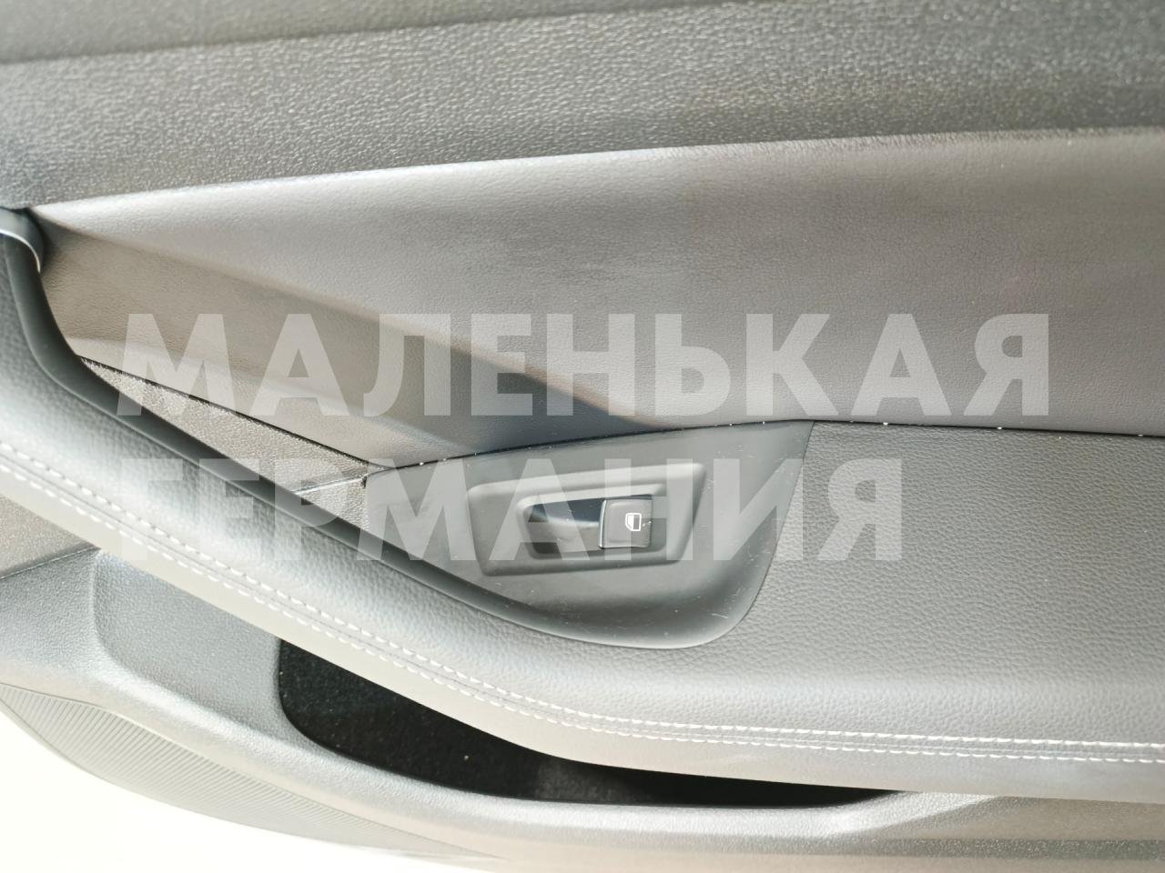 кнопка стеклоподъемника двери задней правой Volkswagen Passat B8 2015, 1.8 л., CJSA, бензин, робот, 2t/c9x чёрный перламутр, седан, правый руль, 5G0959855J - фото №1